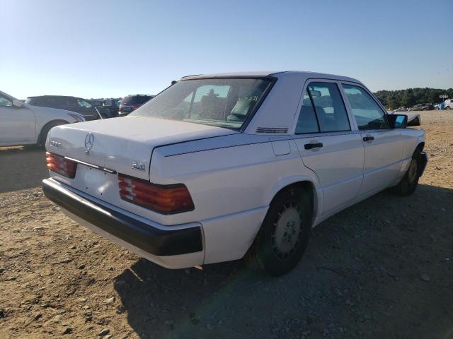 WDBDA29D1LF712923 - 1990 MERCEDES-BENZ 190 E 2.6 WHITE photo 4