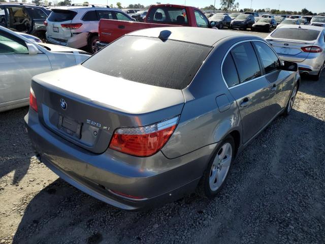 WBANV13598BZ48947 - 2008 BMW 528 XI SILVER photo 4