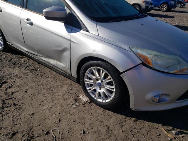 1FAHP3K29CL107359 - 2012 FORD FOCUS SILVER photo 9