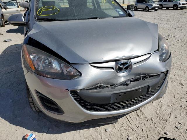 JM1DE1KY2D0159765 - 2013 MAZDA MAZDA2 SILVER photo 9