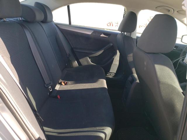 3VW2K7AJ1FM342658 - 2015 VOLKSWAGEN JETTA BASE فضي صورة 6