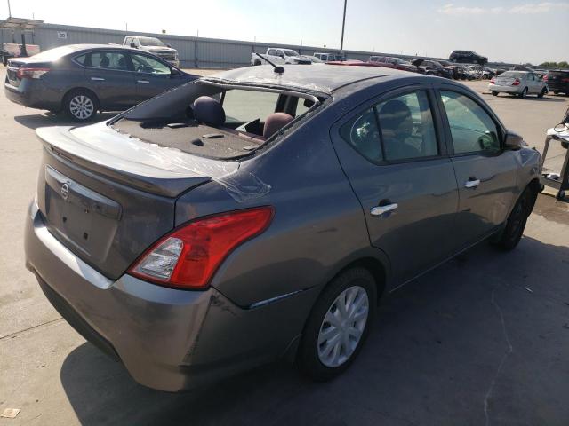 3N1CN7AP6JL883371 - 2018 NISSAN VERSA S GRAY photo 4