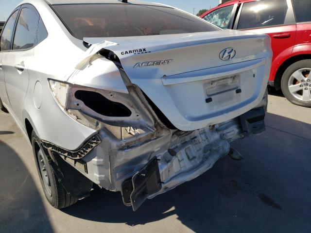 KMHCT4AE6DU560699 - 2013 HYUNDAI ACCENT SILVER photo 9