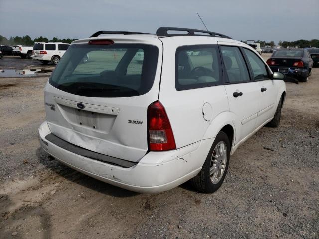 1FAFP36N25W186466 - 2005 FORD FOCUS ZXW WHITE photo 4