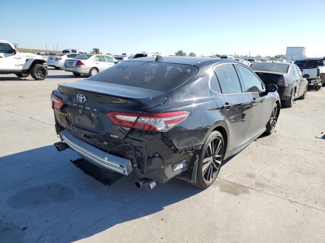 4T1BZ1HK6JU016249 - 2018 TOYOTA CAMRY XSE BLACK photo 4