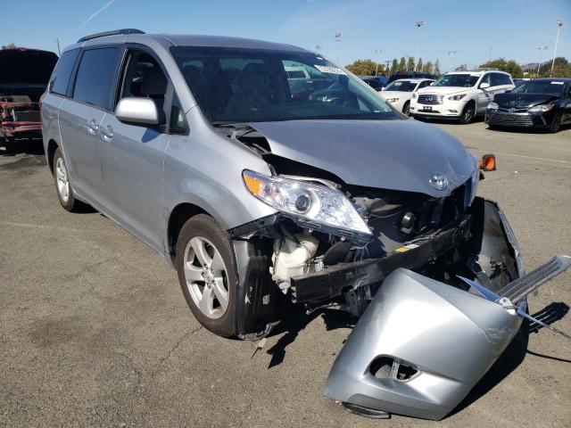 5TDKK3DC0GS726568 - 2016 TOYOTA SIENNA LE SILVER photo 1