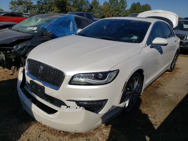 3LN6L5FC7JR618302 - 2018 LINCOLN MKZ RESERV WHITE photo 2