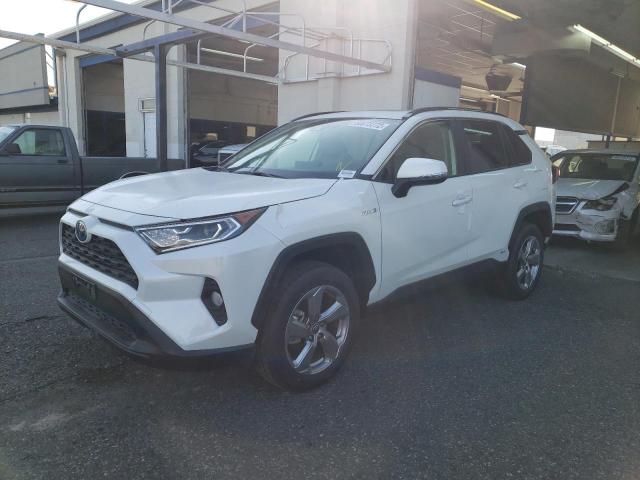 JTMB6RFV3MD040490 - 2021 TOYOTA RAV4 XLE P WHITE photo 2