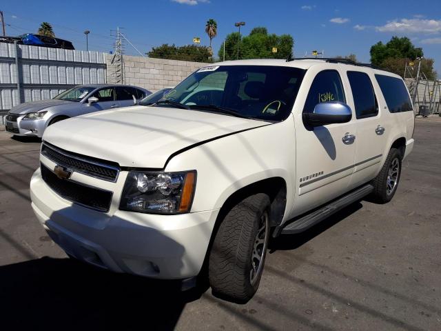 1GNSKKE39BR371682 - 2011 CHEVROLET SUBURBAN K WHITE photo 2