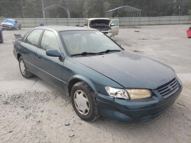 4T1BG22K2WU335854 - 1998 TOYOTA CAMRY CE GREEN photo 1