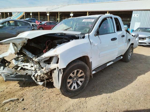 1Z7HC28K37S217413 - 2007 MITSUBISHI RAIDER LS WHITE photo 2