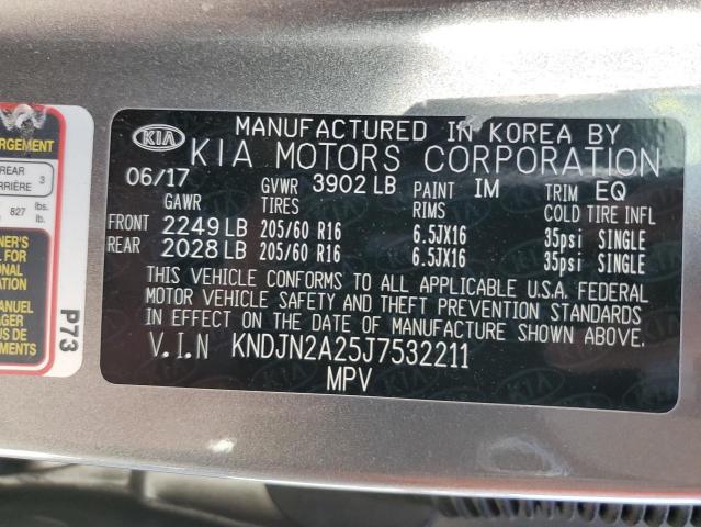 KNDJN2A25J7532211 - 2018 KIA SOUL GRAY photo 10