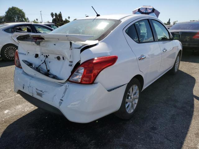 3N1CN7AP4JL879559 - 2018 NISSAN VERSA S WHITE photo 4