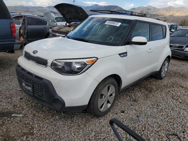 KNDJN2A21G7304702 - 2016 KIA SOUL WHITE photo 2