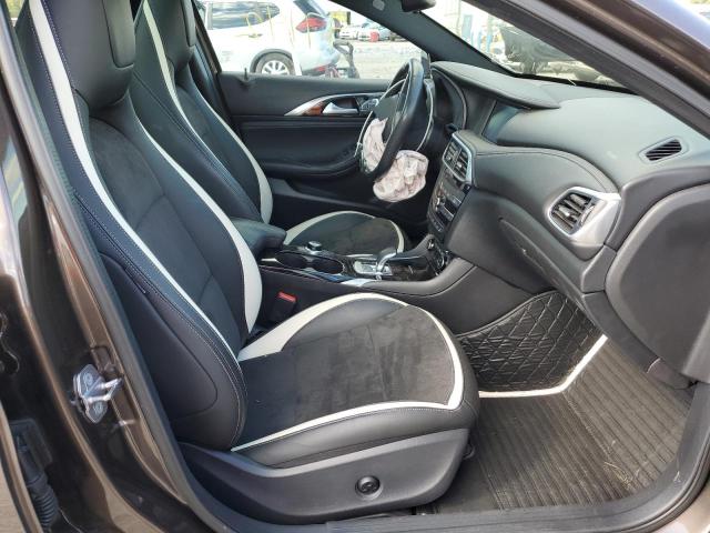 SJKCH5CP8JA003037 - 2018 INFINITI QX30 BASE BROWN photo 5