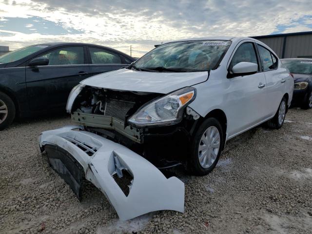 3N1CN7AP3KL880607 - 2019 NISSAN VERSA S WHITE photo 2