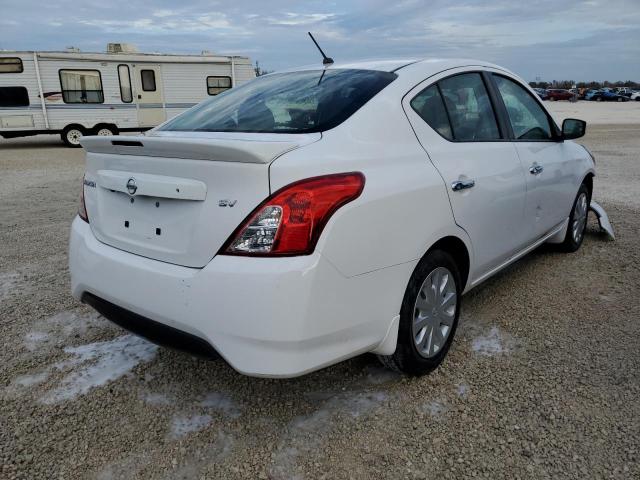 3N1CN7AP3KL880607 - 2019 NISSAN VERSA S WHITE photo 4