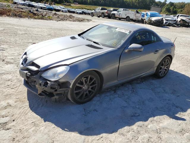 WDBWK54F29F190957 - 2009 MERCEDES-BENZ SLK 300 GRAY photo 2