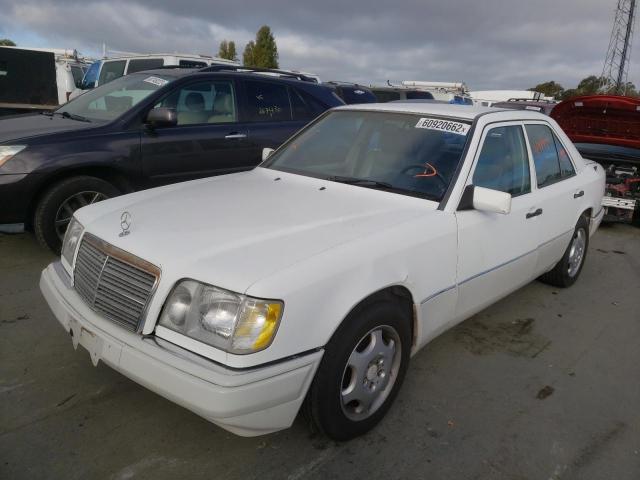 WDBEA32E5SC210252 - 1995 MERCEDES-BENZ E 320 BASE WHITE photo 2