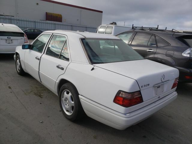 WDBEA32E5SC210252 - 1995 MERCEDES-BENZ E 320 BASE WHITE photo 3