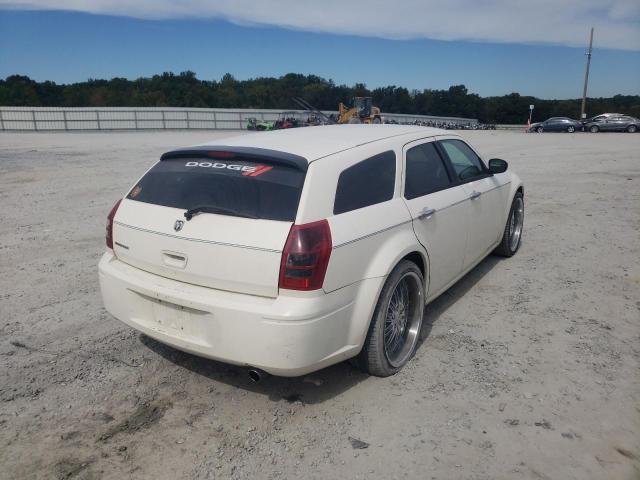 2D4FV47T87H640842 - 2007 DODGE MAGNUM SE WHITE photo 4