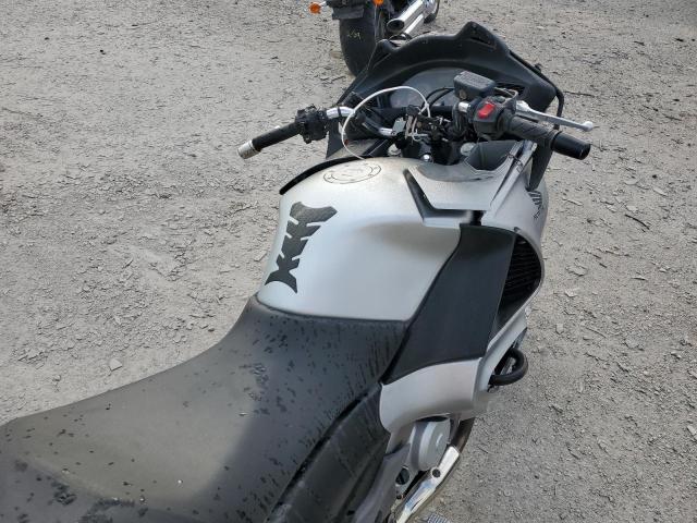 VTMRC5229AE000389 - 2010 HONDA NT700 V SILVER photo 5