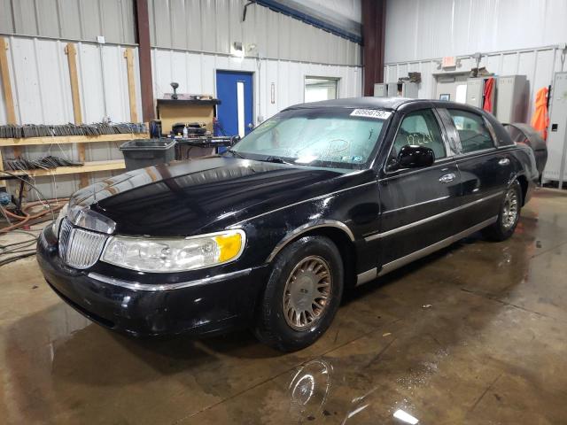 1LNHM85W32Y670869 - 2002 LINCOLN TOWN CAR C BLACK photo 2