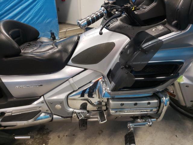 1HFSC47GX9A803244 - 2009 HONDA GL1800 SILVER photo 7