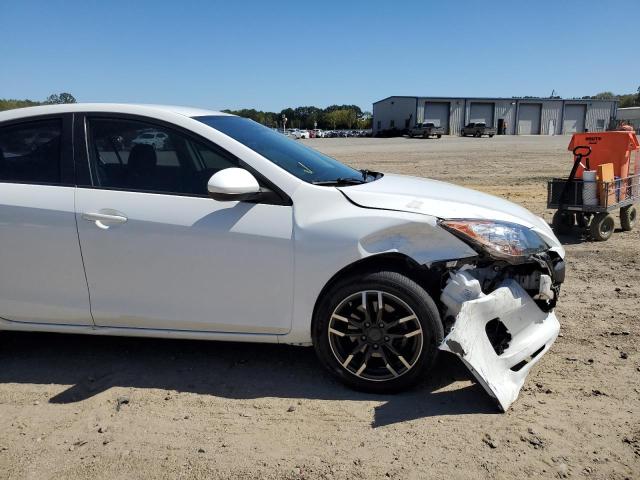 JM1BL1U79D1830957 - 2013 MAZDA 3 I WHITE photo 9