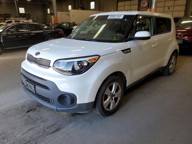 KNDJN2A29J7895885 - 2018 KIA SOUL WHITE photo 2