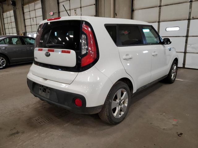 KNDJN2A29J7895885 - 2018 KIA SOUL WHITE photo 4