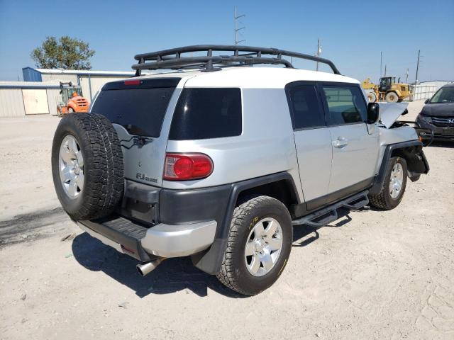 JTEZU11F78K004823 - 2008 TOYOTA FJ CRUISER SILVER photo 4