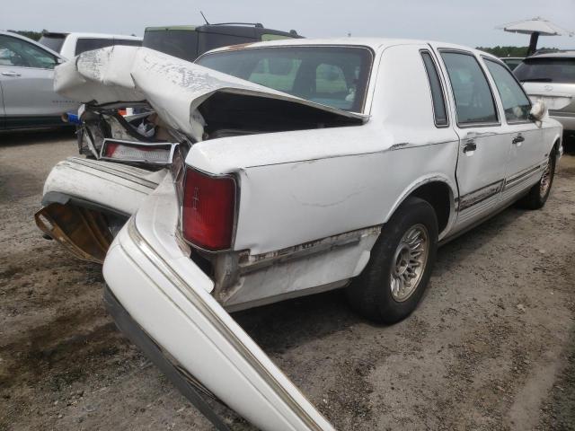 1LNLM82W6TY676925 - 1996 LINCOLN TOWN CAR S WHITE photo 4