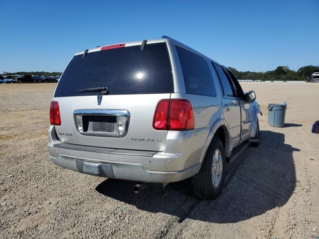 5LMFU27R74LJ17554 - 2004 LINCOLN NAVIGATOR SILVER photo 4