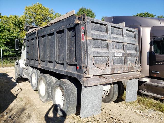 4V5KC9GH93N332476 - 2003 VOLVO VHD WHITE photo 3