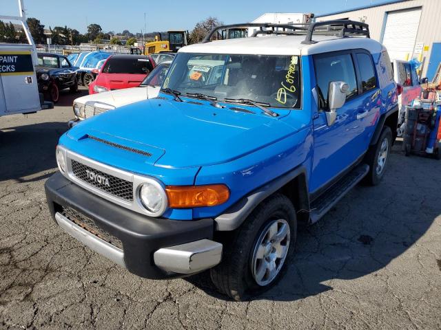 JTEBU11F170005400 - 2007 TOYOTA FJ CRUISER BLUE photo 2