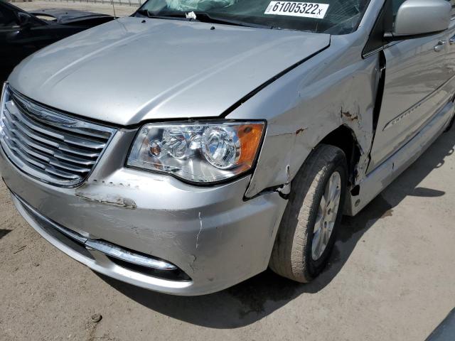 2C4RC1CG2CR368509 - 2012 CHRYSLER TOWN & COU SILVER photo 9