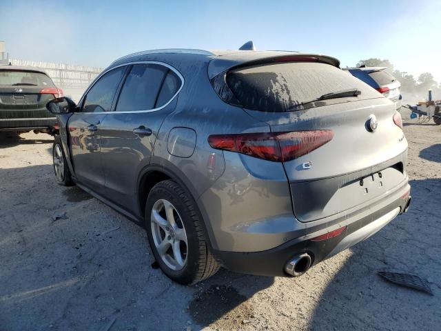 ZASFAKAN9J7B67714 - 2018 ALFA ROMEO STELVIO SILVER photo 3