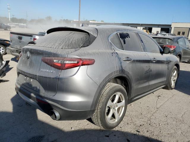 ZASFAKAN9J7B67714 - 2018 ALFA ROMEO STELVIO SILVER photo 4