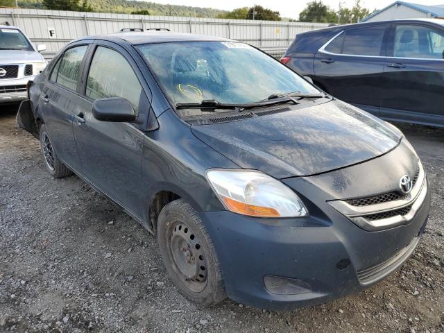 JTDBT903681208419 - 2008 TOYOTA YARIS GRAY photo 1