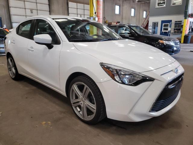 3MYDLBZV2GY135081 - 2016 TOYOTA SCION IA WHITE photo 1