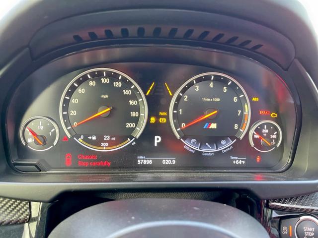 5YMKT6C57H0U38964 - 2017 BMW X5 M WHITE photo 8