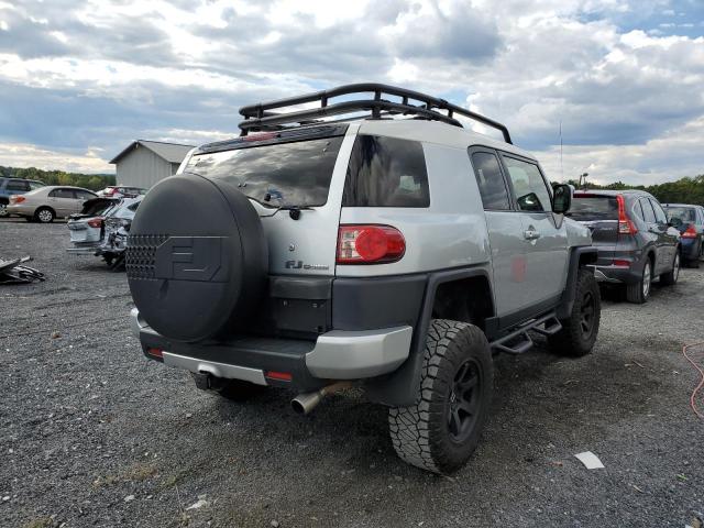 JTEBU11FX70089684 - 2007 TOYOTA FJ CRUISER SILVER photo 4