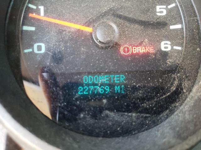 1GCNCPEX3BZ205323 - 2011 CHEVROLET SILVRDO LS SILVER photo 8