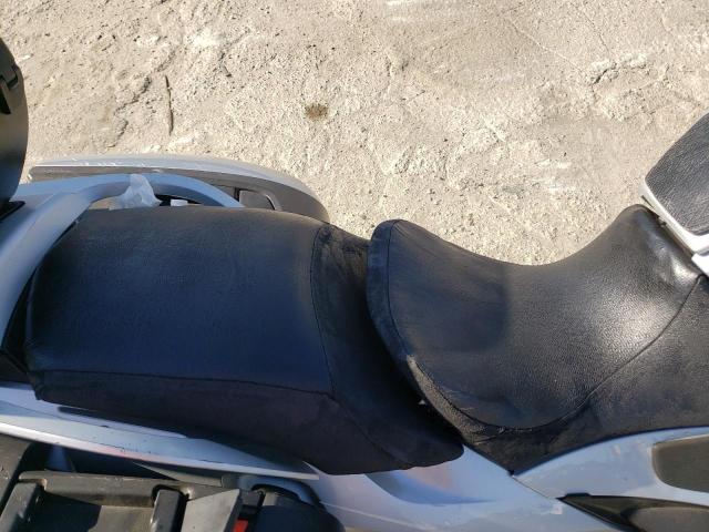 WB10388037ZT11600 - 2007 BMW R1200 RT SILVER photo 6