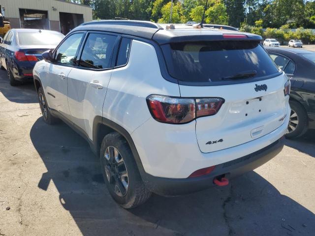 3C4NJDDB2JT255632 - 2018 JEEP COMPASS TR WHITE photo 3