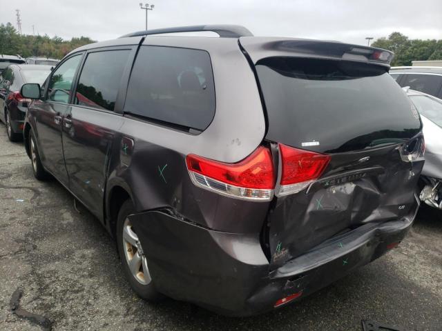 5TDKK3DC6DS324064 - 2013 TOYOTA SIENNA LE GRAY photo 3