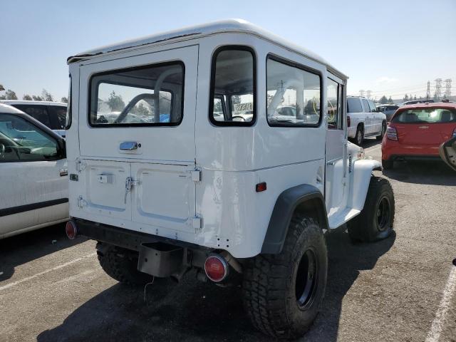 FJ40096356 - 1971 TOYOTA LAND CRUIS WHITE photo 4