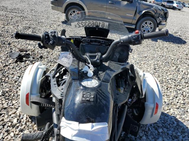 2BXREDD28NV000151 - 2022 CAN-AM SPYDER ROA WHITE photo 5