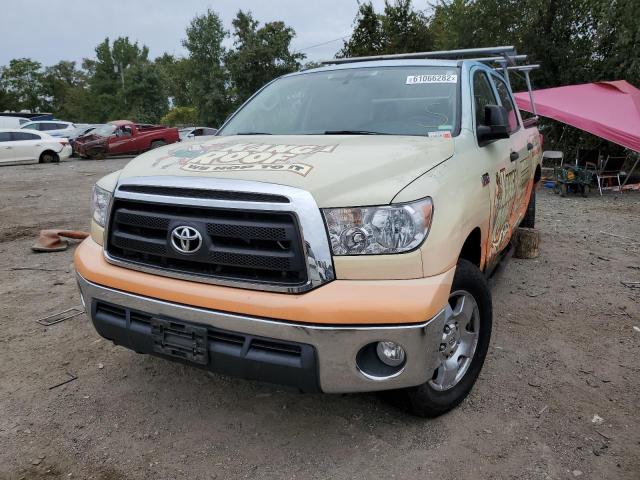 5TFDY5F14DX297097 - 2013 TOYOTA TUNDRA CRE ORANGE photo 2